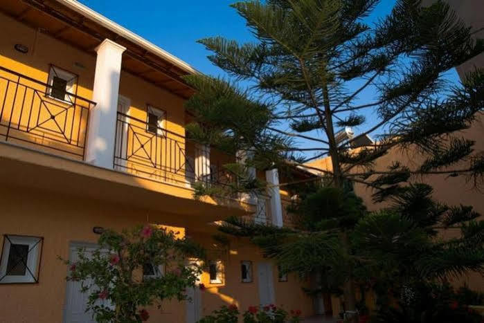 Metaxa Apartments Kávos Exterior photo